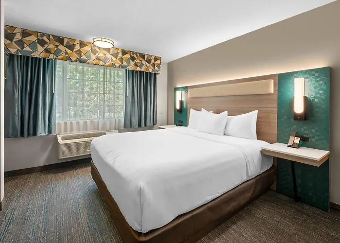 Econo Lodge Inn & Suites Santa Fe South